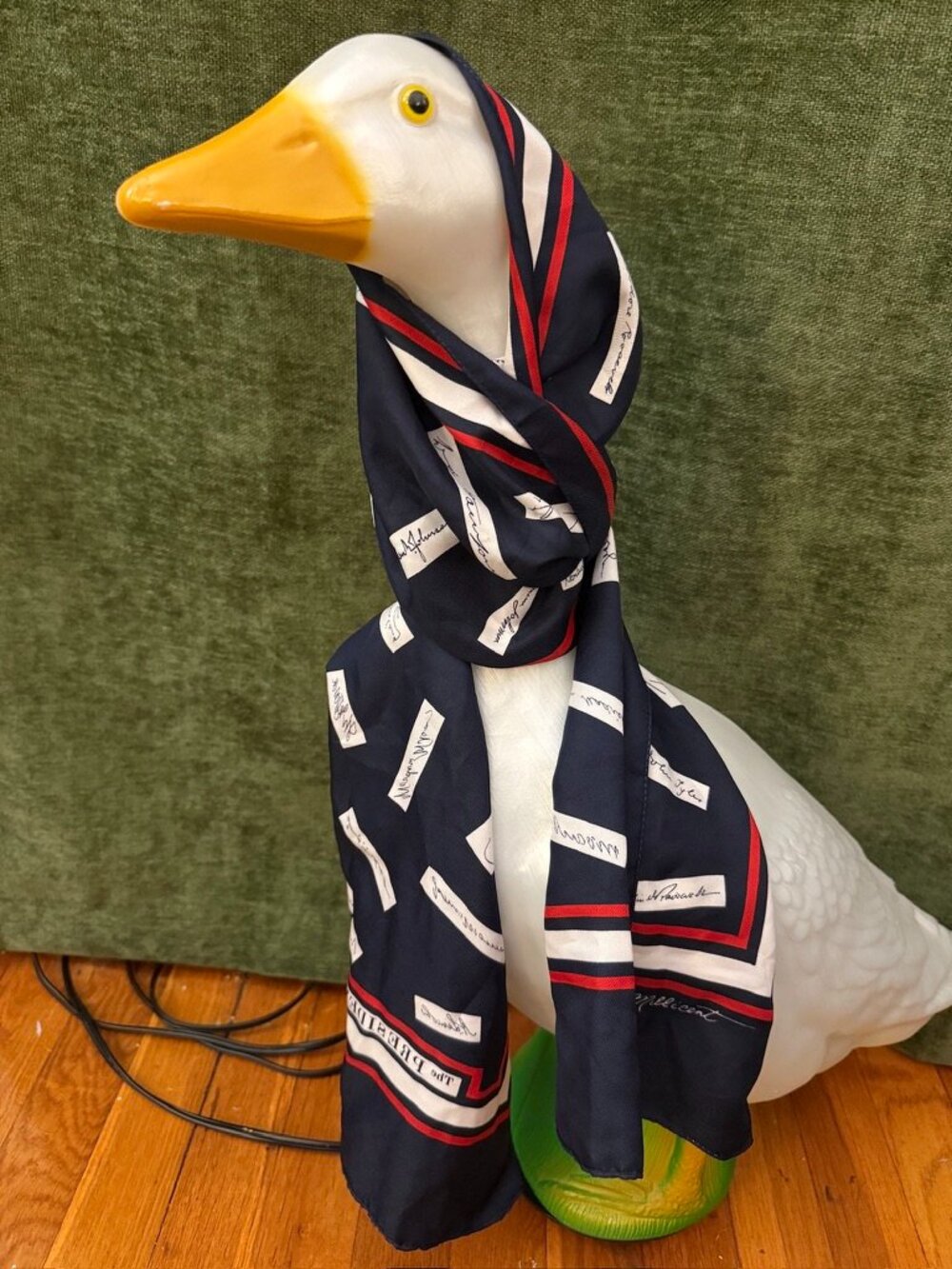 Vintage 1970s Millicent The Presidents Scarf Presidential Signatures